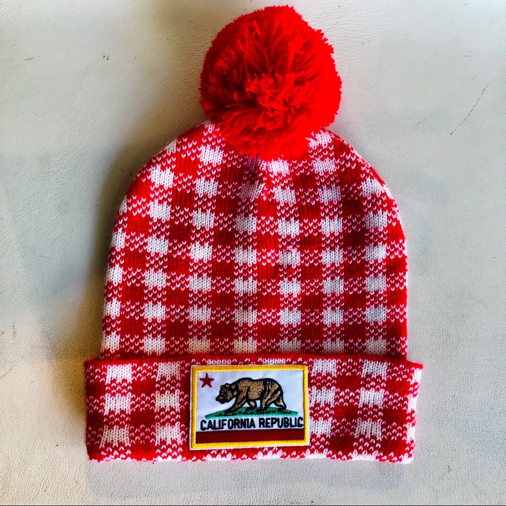 New Red White Checkered Pom Pom Beanie Hat